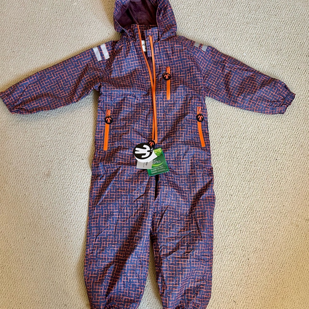 NWT!! Unisex Ducksday Belgian WaterProof Rain Suit little kids 110-116 (5T)